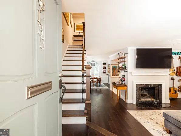 135 Woodmere Sq NW, Atlanta, GA 30327