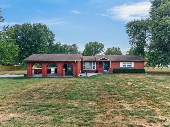 16897 Kneedler St, Lebanon, MO 65536