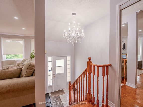 3rd image of 48 Ridgemore Cres