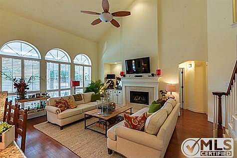 5th image of 807 Durham Ct