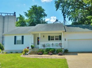 103 W Lincoln Dr, Cooksville, IL 61730