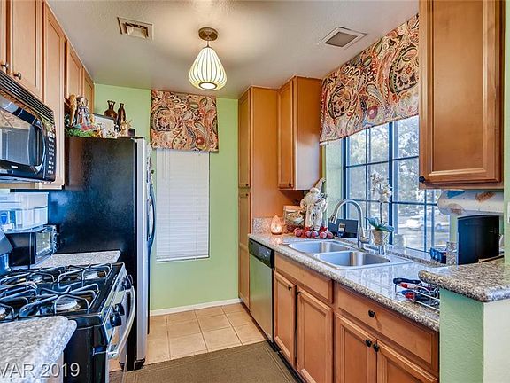 5th image of 4890 Nara Vista Way Unit 202
