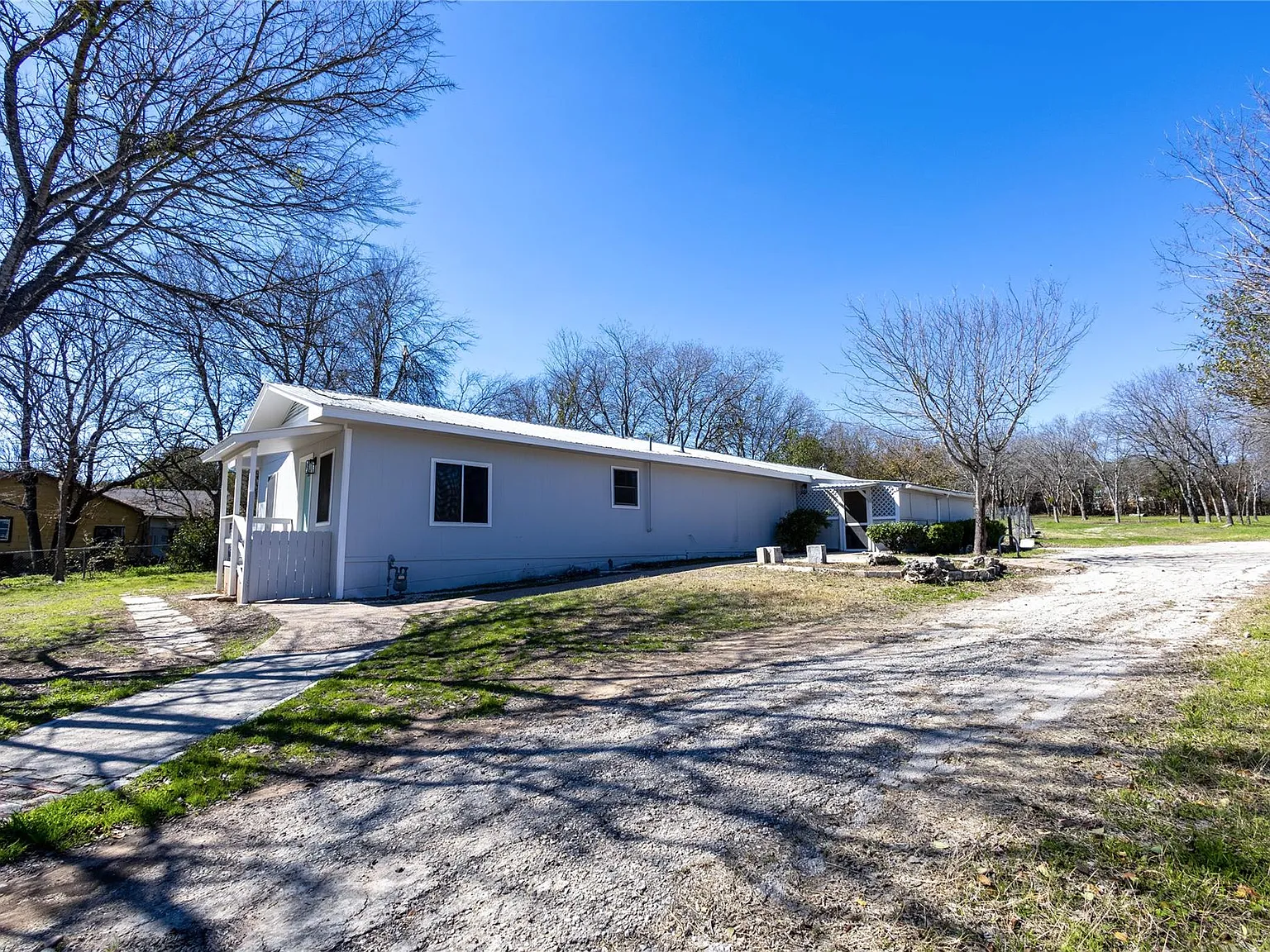 3 bed, 1.0 bath, 1132 sqft, $1,495 — Photo 4