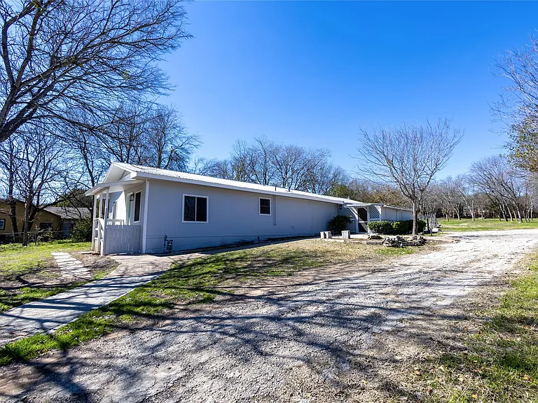 2304 Thrasher Ln #A — Photo 4