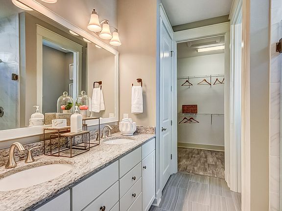 Elegant owner s bath