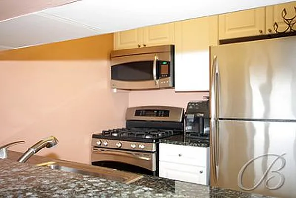 Rented by Bellmarc Realty | media 1