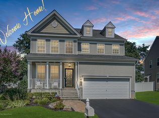 32 Mulberry Dr, Manalapan, NJ 07726