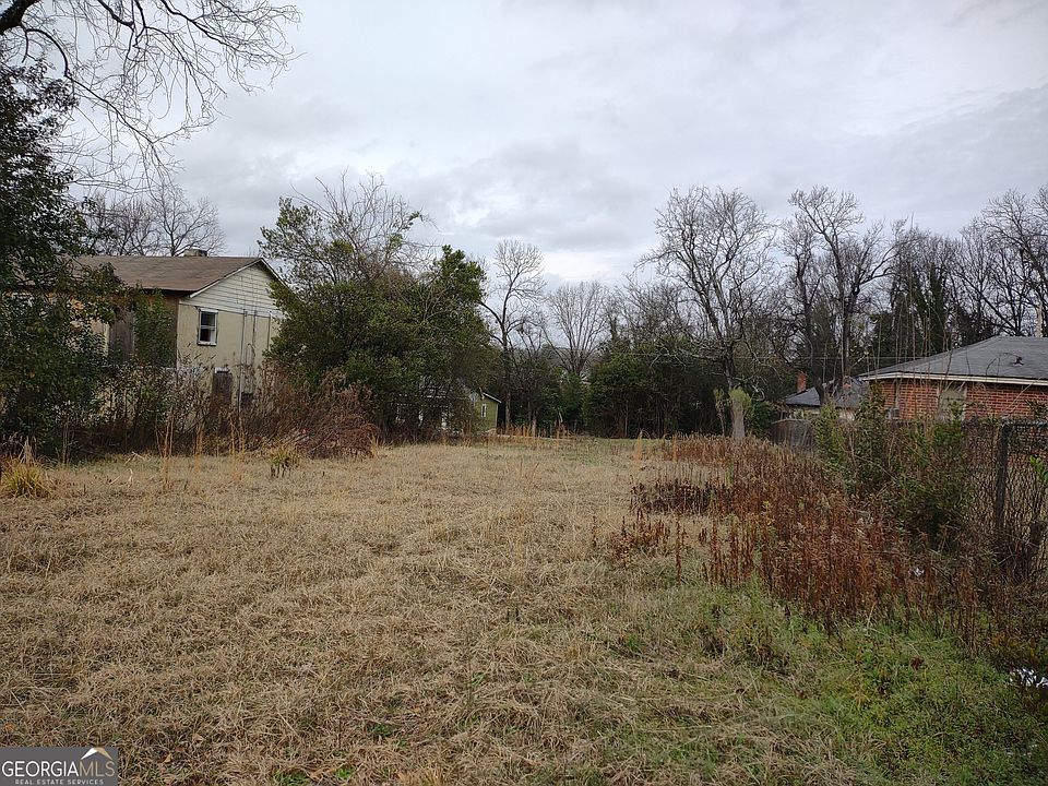 2nd image of 658 Pringle St