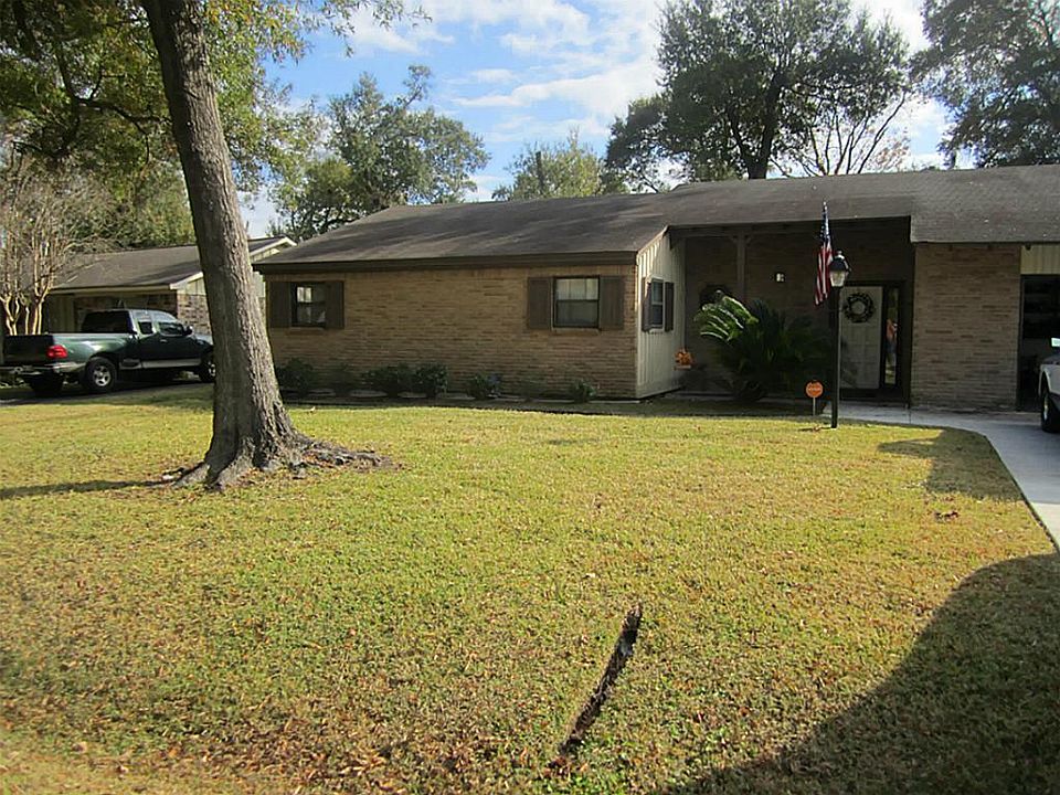 1st image of 120 Red Bud Ln