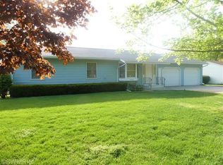 50050 David Dr, Dowagiac, MI 49047