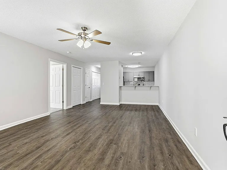 Faris Residences Newnan — Photo 8