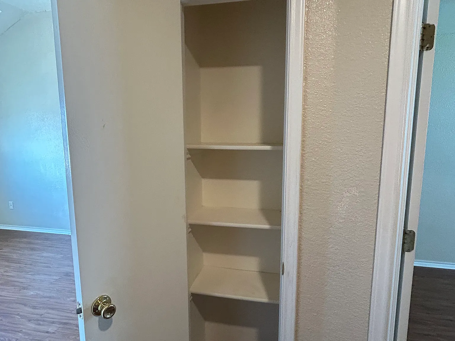 4105 Gus Dr — Photo 2