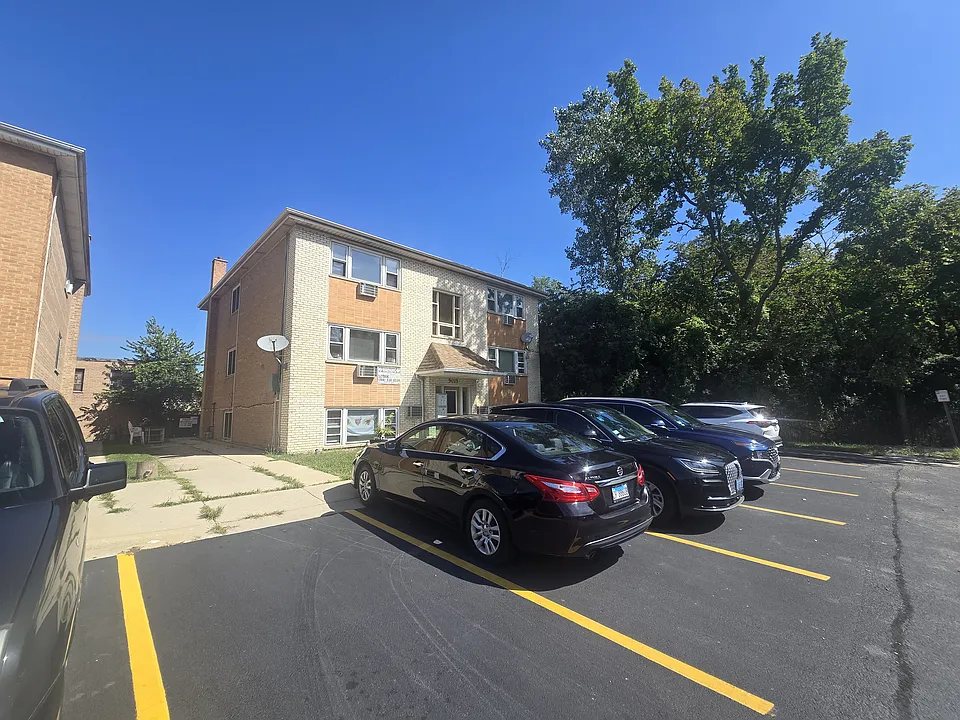 5015 River Rd #2E