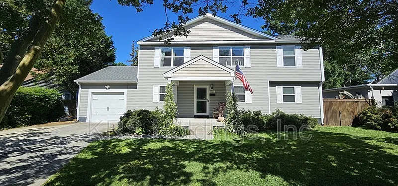 4 bed, 2.5 bath, 2367 sqft, $2,995 — Photo 1