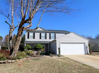 301 Tripmont Ct, Simpsonville, SC 29680