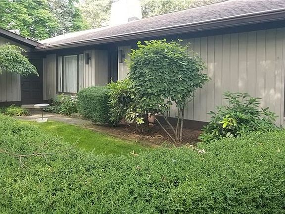 3rd image of 414 Forest Dr