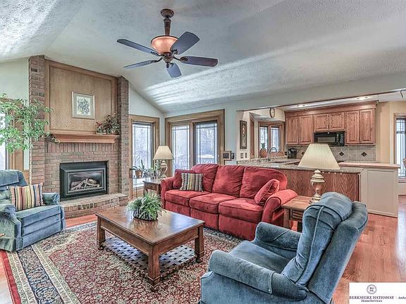 3rd image of 12219 Binney St