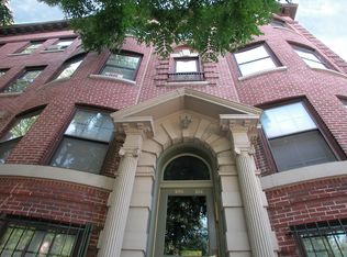 909 Pleasant St APT 1E, Oak Park, IL 60302