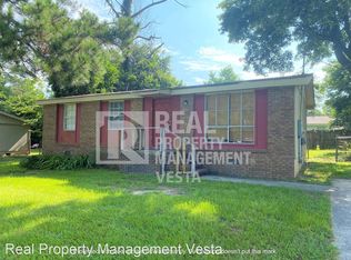 622 Cedarwood Dr, Bonaire, GA 31005