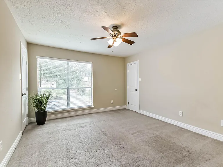 3911 Cherry Forest Dr — Photo 25