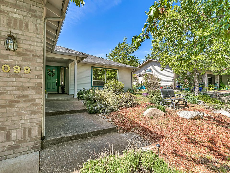 1st image of 1099 Oak Knoll Dr