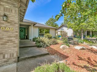 1099 Oak Knoll Dr, Ashland, OR
