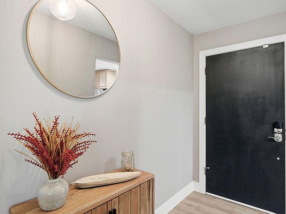 4th image of 1495 Exeter Way