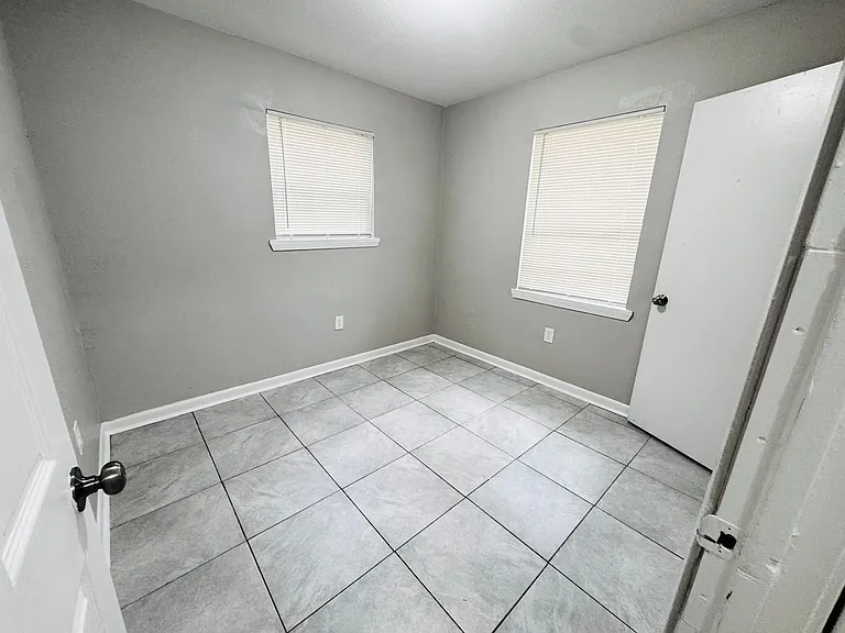 3433 Hollywood St — Photo 22
