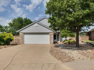 304 SW 79th St, Lawton, OK 73505