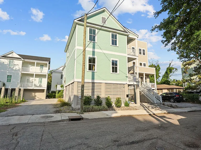 48 Aiken St — Photo 40