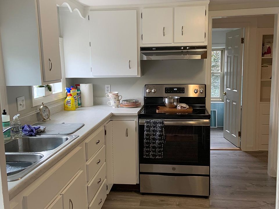 1st image of 4-80 Washington Sq #4
