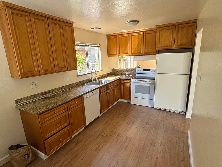 1178 Walker Ave #1 — Photo 1