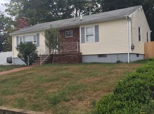 5 Calef St, Johnston, RI 02919