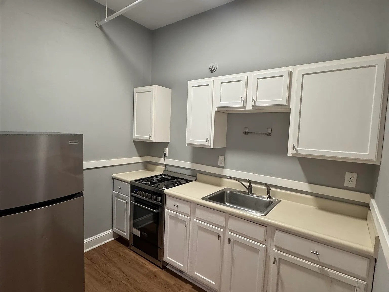1 bed, 1.0 bath, 500 sqft, $1,400 — Photo 2