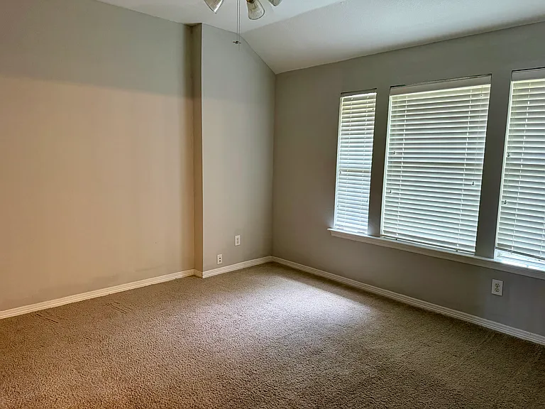 4309 Wingren Dr — Photo 20