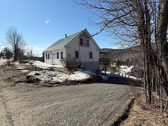 4th image of 1110 Creek Road