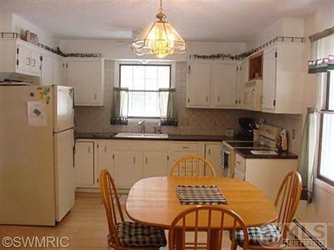 3rd image of 19385 Ottawa Ln