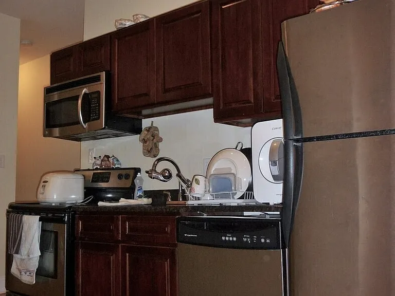 661 N 33rd St #1 — Photo 5
