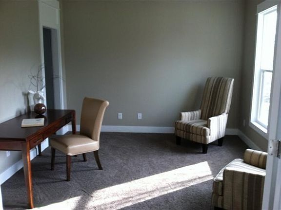 4th image of 1394 Glen Ellyn Dr