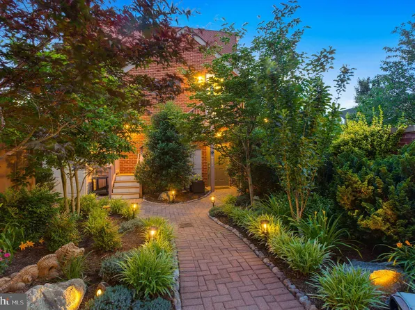 2114 Potomac Ave, Alexandria, VA 22301