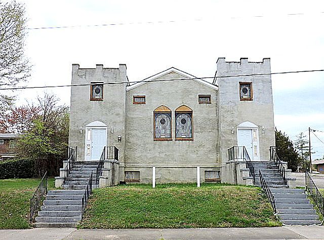 1st image of 821 Memorial Dr