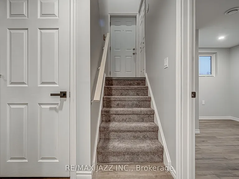 1189 Cartier Blvd #A — Photo 4