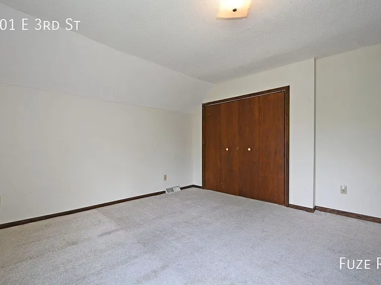 301 E 3rd St — Photo 10