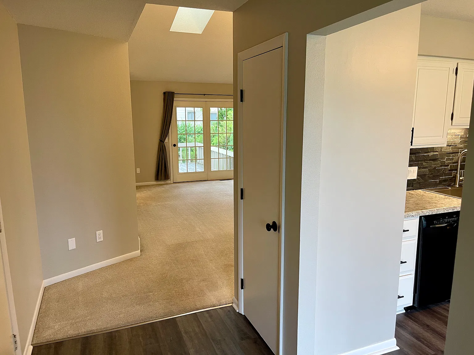 2 bed, 1046 sqft, $1,650 — Photo 4