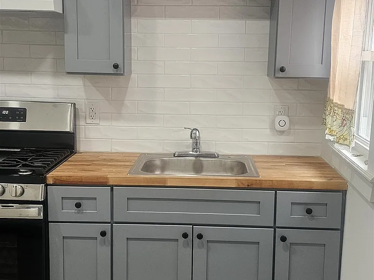 202 Clerk St #1 — Photo 4