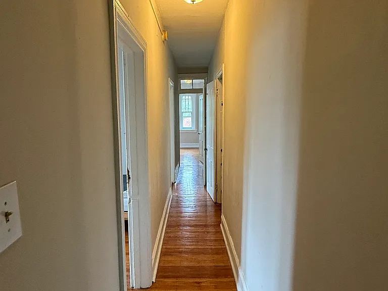 318 S 42nd St #5 — Photo 4