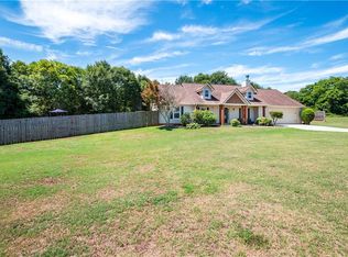 561 Morgans Ridge Ct, Winder, GA 30680