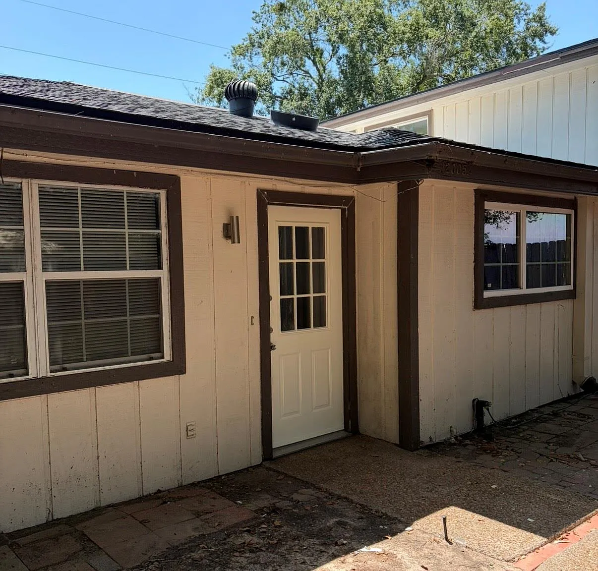 2 bed, 1.5 bath, 878 sqft, $1,450 — Photo 1