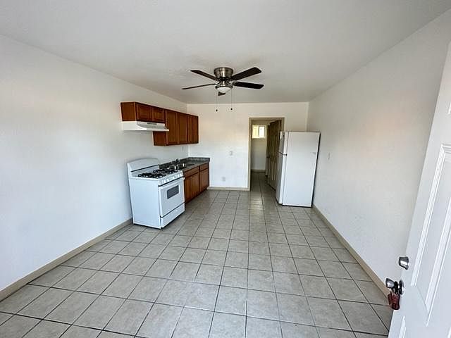 1st image of 2106 College St #5A