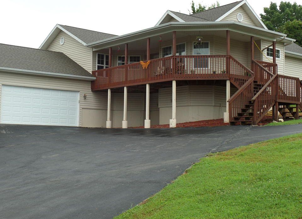 1st image of 18 Woodland Ave